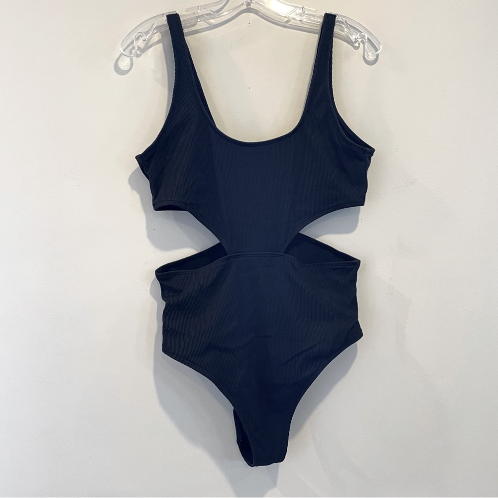 AMERICAN EAGLE 🦅 Sz. L black cut out one-piece swimsuit